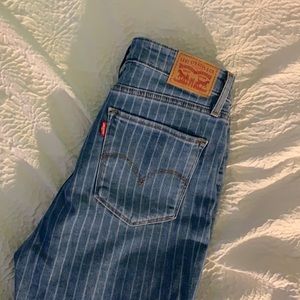 Striped Levi’s High rise skinny jeans